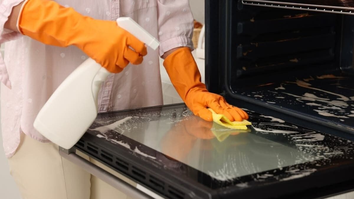 Método sencillo para limpiar el horno sin productos agresivos