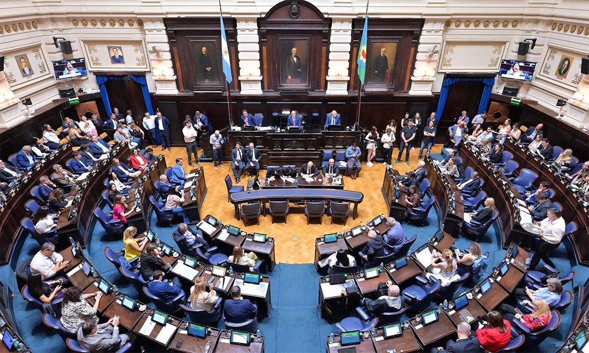 Diputados aprueba proyectos para aliviar endeudamiento familiar