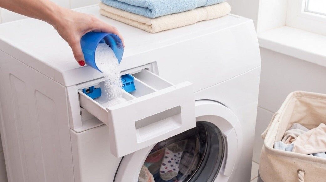 Detergente líquido o en polvo: diferencias clave para lavar ropa