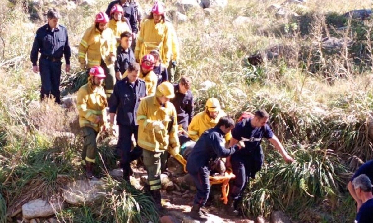 Bomberos asisten a persona descompensada en Cerro Ventana