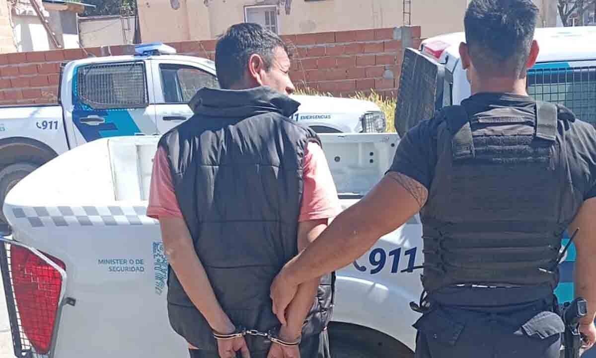 Detienen a hombre con pedido de captura por robo en Bahía Blanca