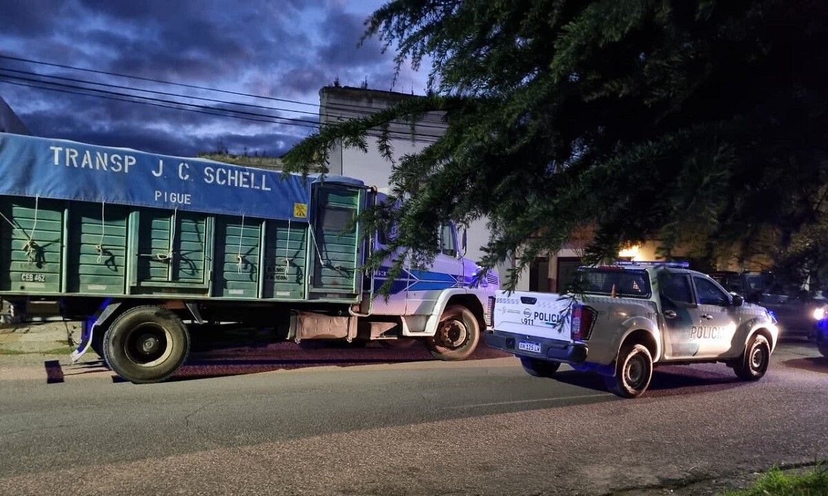 Detienen a joven tras persecución de 65 km en camión
