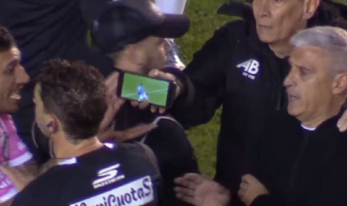 Escándalo arbitral en partido de All Boys y Godoy Cruz