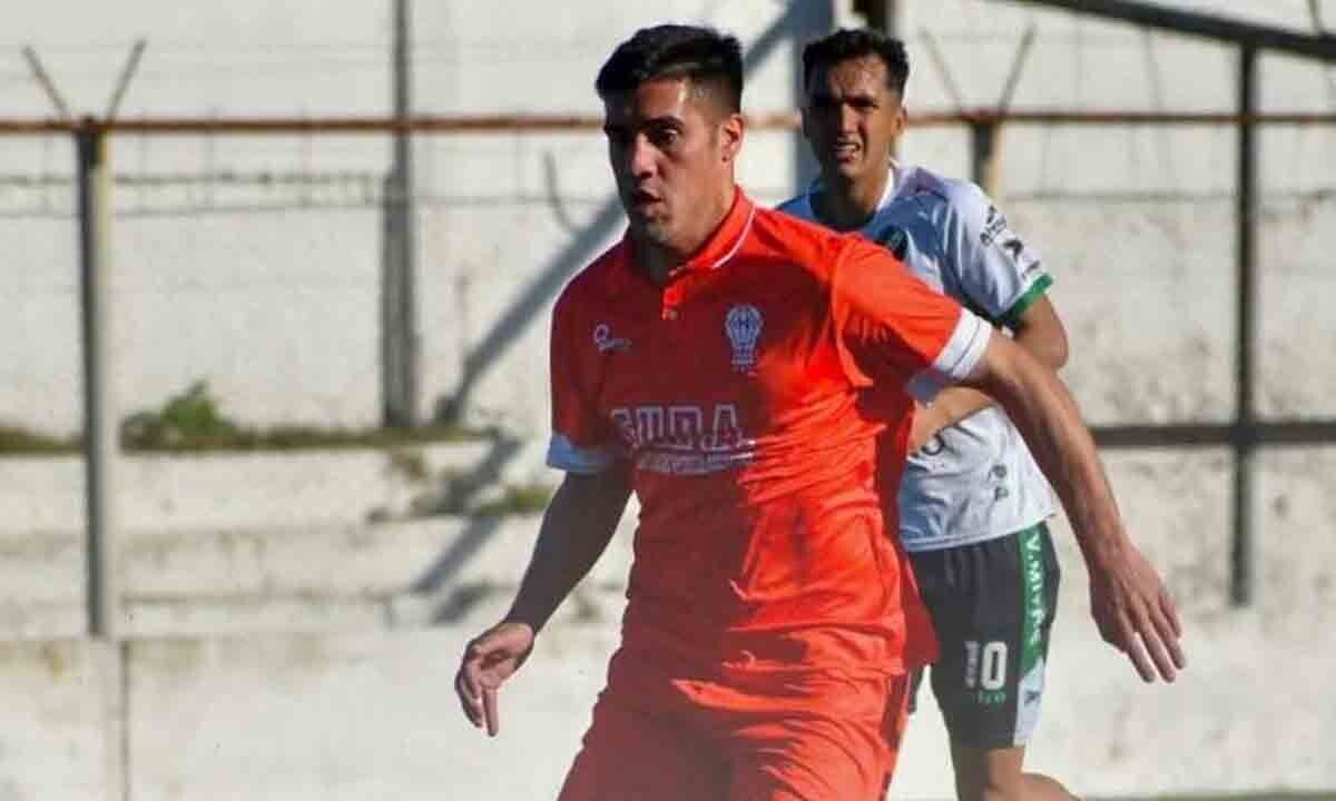 Huracán y Villa Mitre empatan 0 a 0 en el Clausura de la Liga del Sur