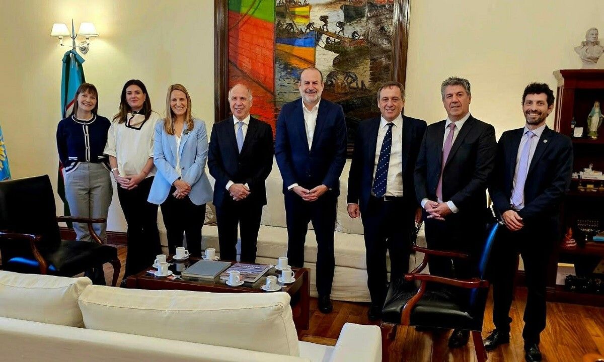 Lorenzetti visita Bahía Blanca para agenda institucional y conferencia