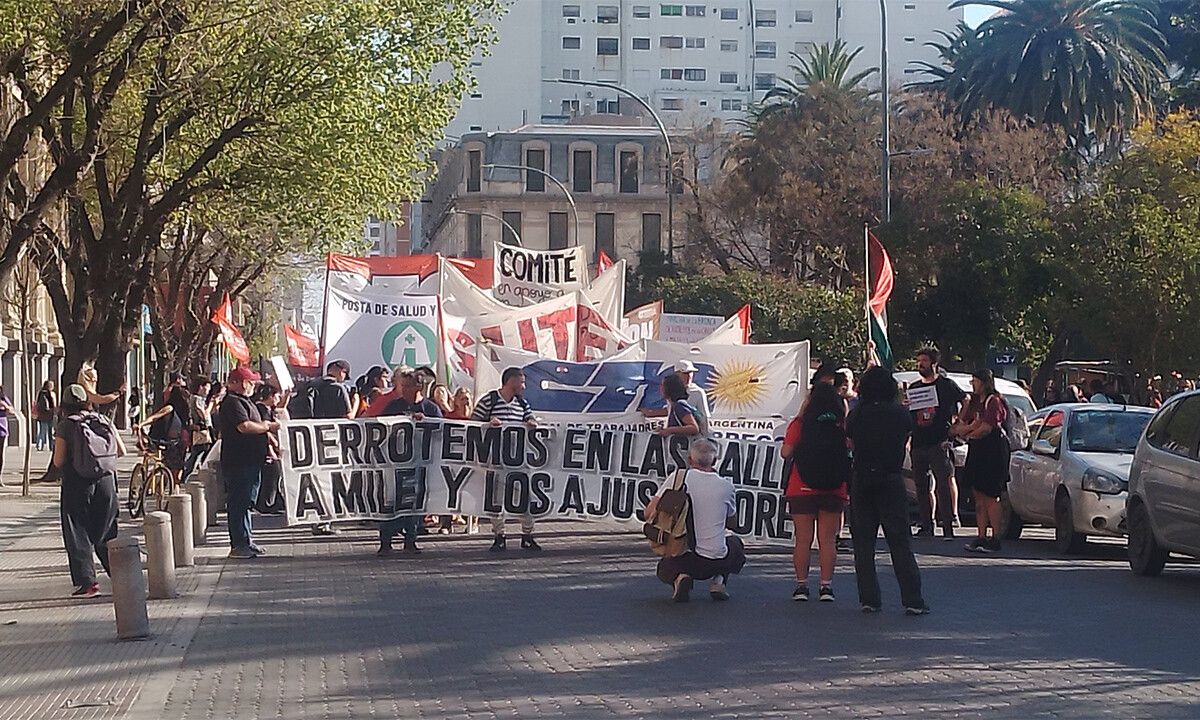 Marcha de la bronca en Bahía Blanca contra el ajuste de Milei
