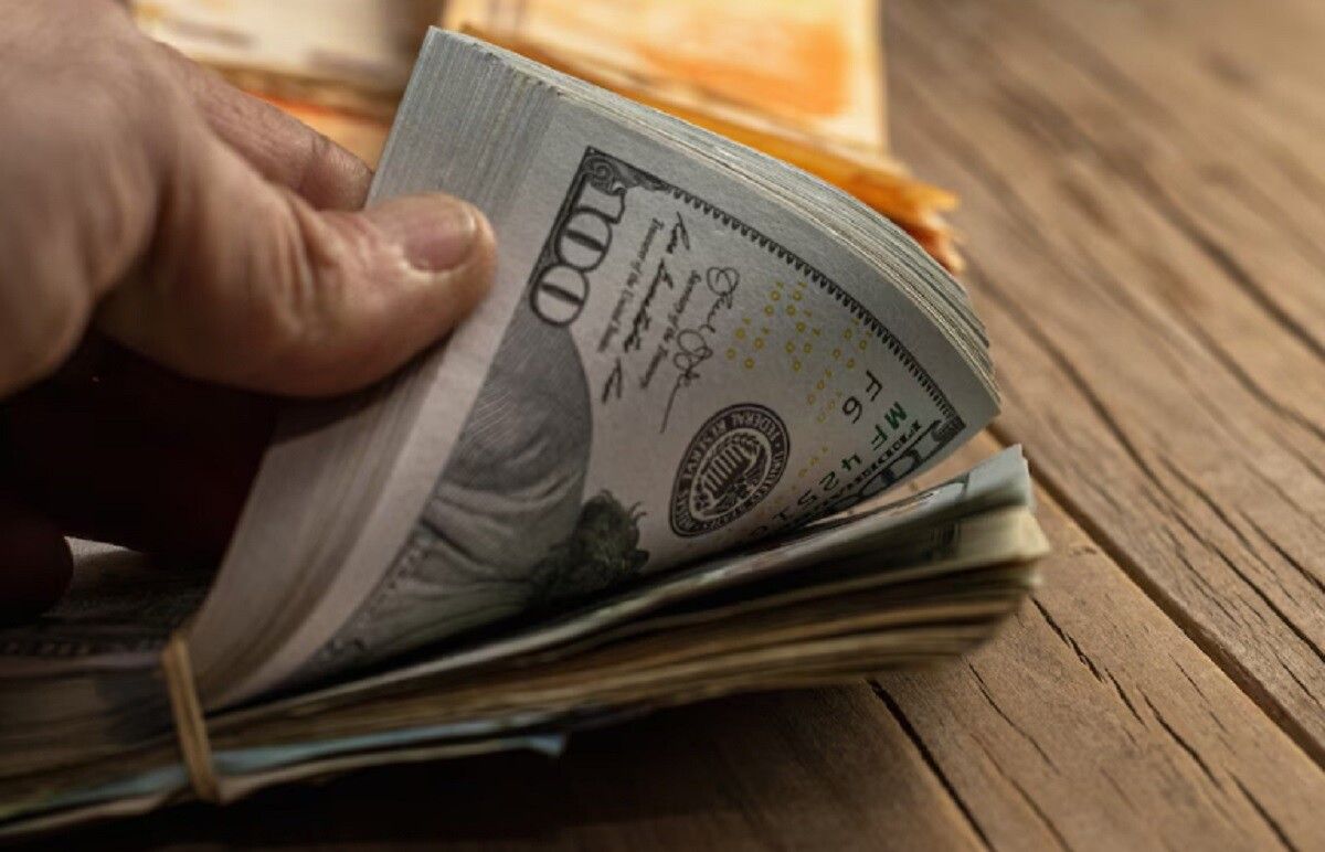 Más de 1,7 millones compraron dólares en agosto por U$S 2.853 millones