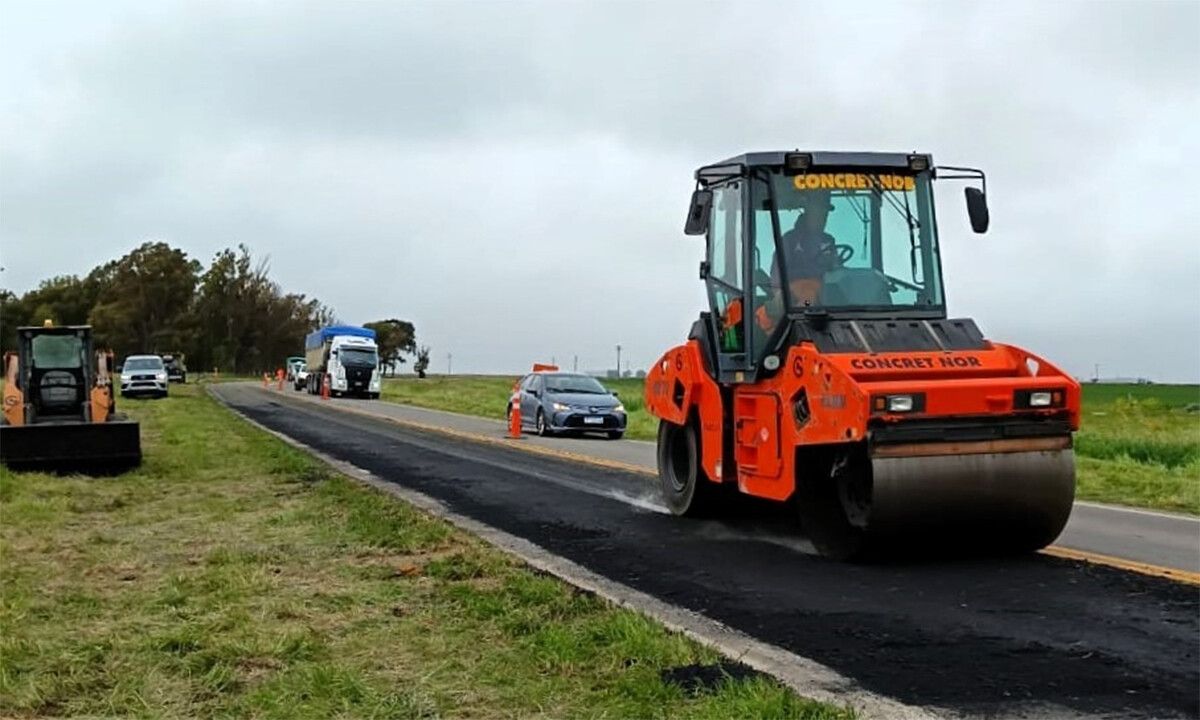 Vialidad Nacional realiza mantenimiento en Ruta 3 en Coronel Dorrego