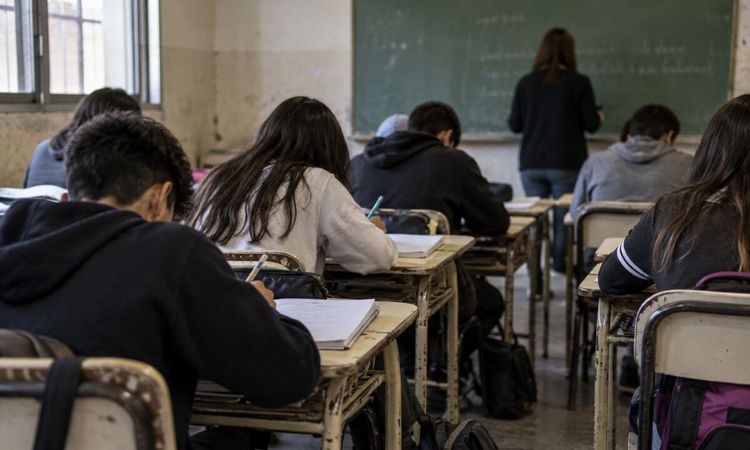 Argentina: solo el 19% de adolescentes aprende en tiempo y forma
