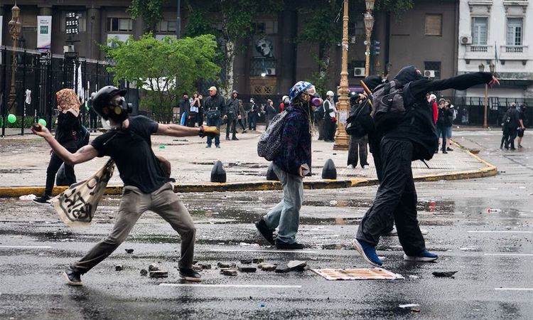 Gobierno denuncia a detenidos por incidentes en Marcha Universitaria